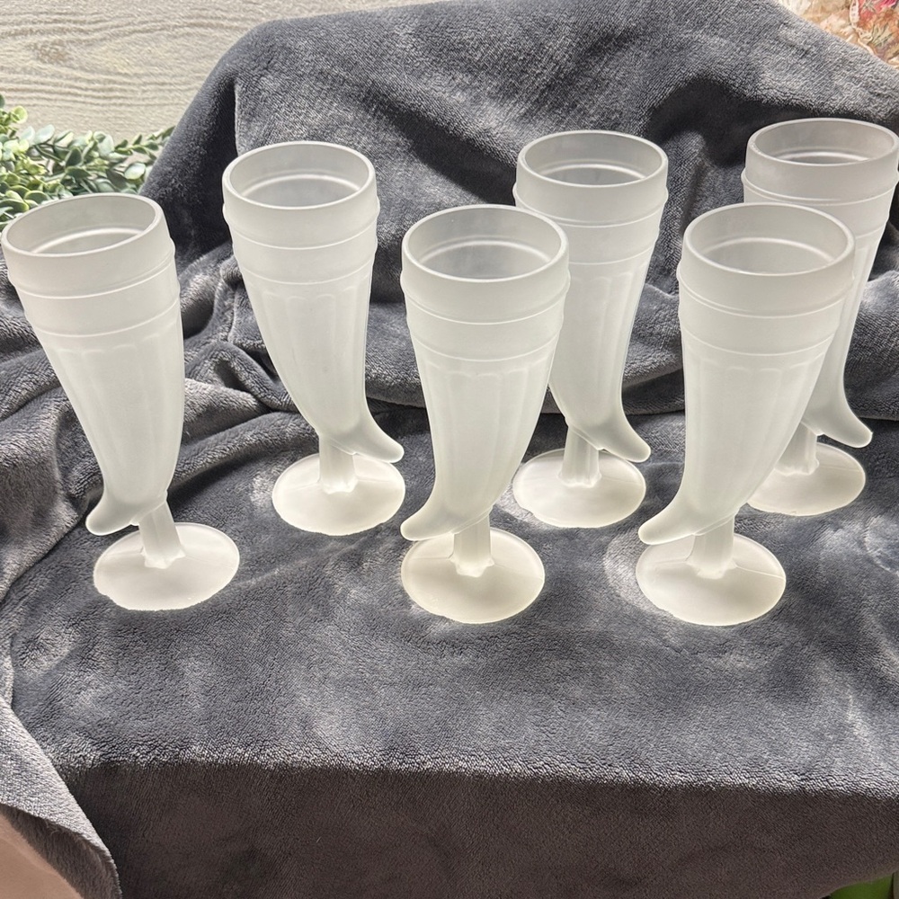 Set of 6 heavy frosted glass horn shaped drinking beer pilsner glasses